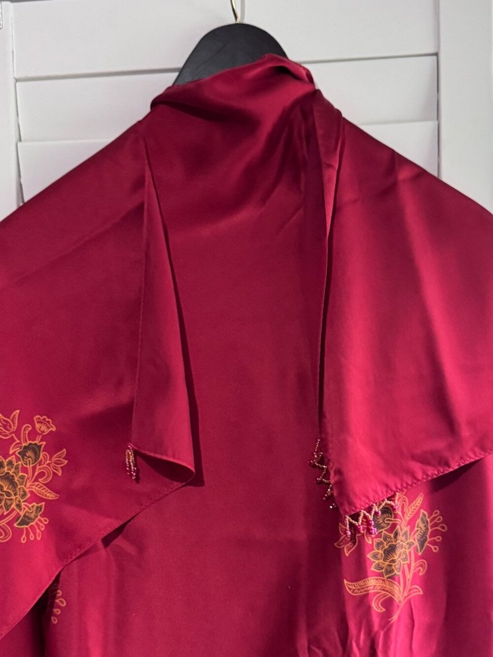 ✨❤️ Rare Vintage Victoria's Secret Floral Shawl Wrap – Timeless Elegance ❤️✨ - Picture 10 of 16